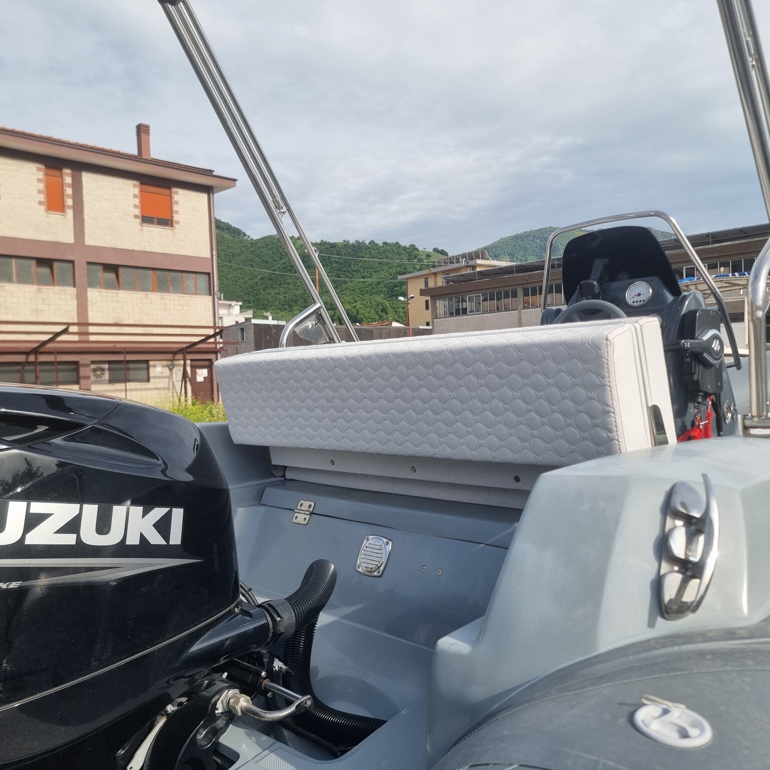 Tappezzeria e cuscineria per gommone